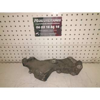 support moteur trafic 2.0 dci  Ref : 8200741758