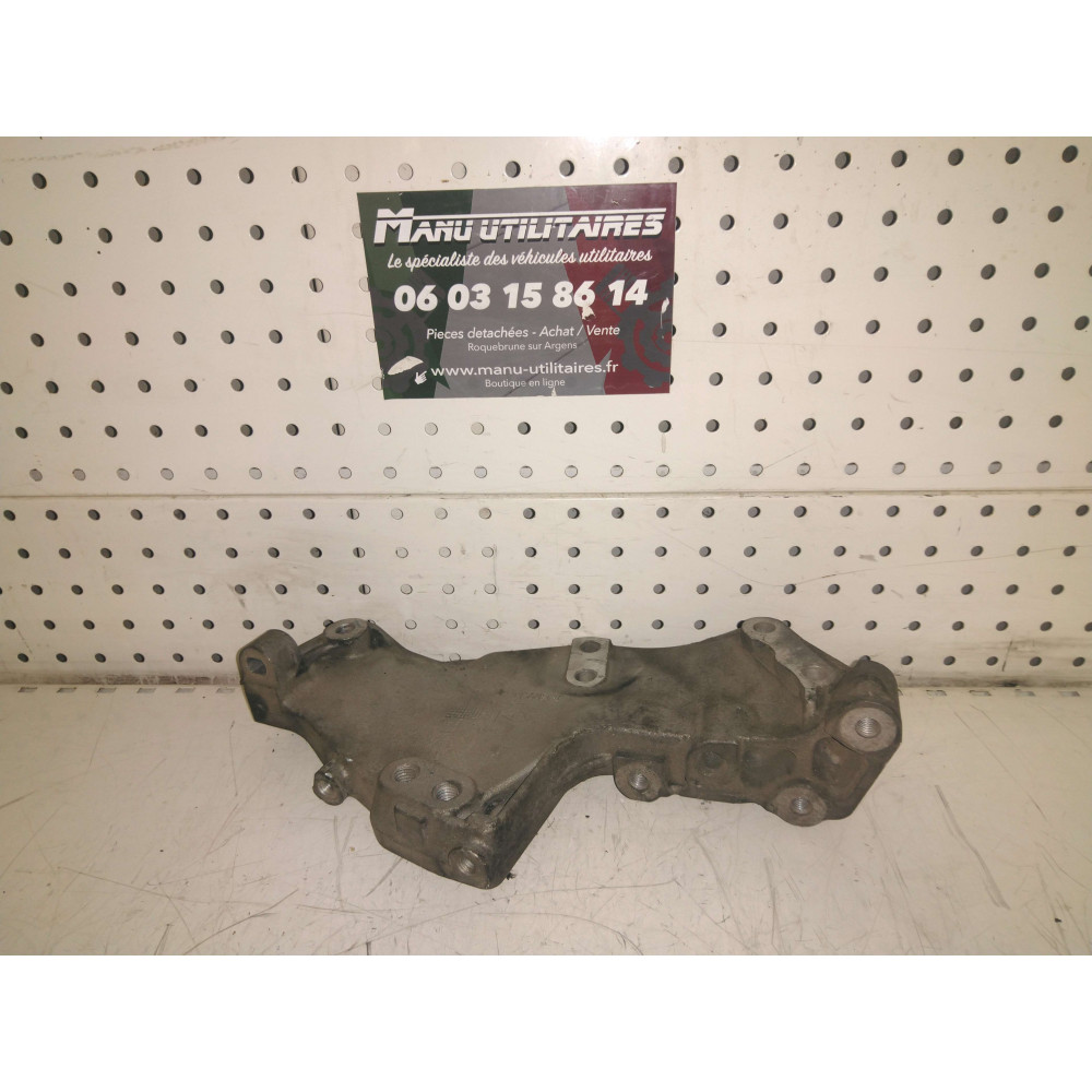 support moteur trafic 2.0 dci  Ref : 8200741758