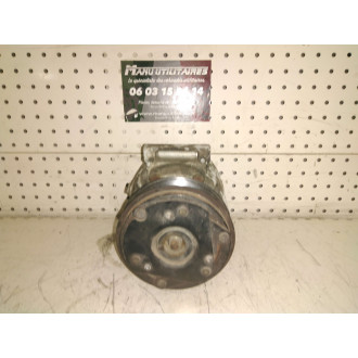 compresseur de climatisation trafic 1998-2001 Ref : 7700165765