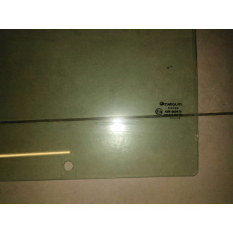 Vitre avant gauche Mazda Bongo Ref : 