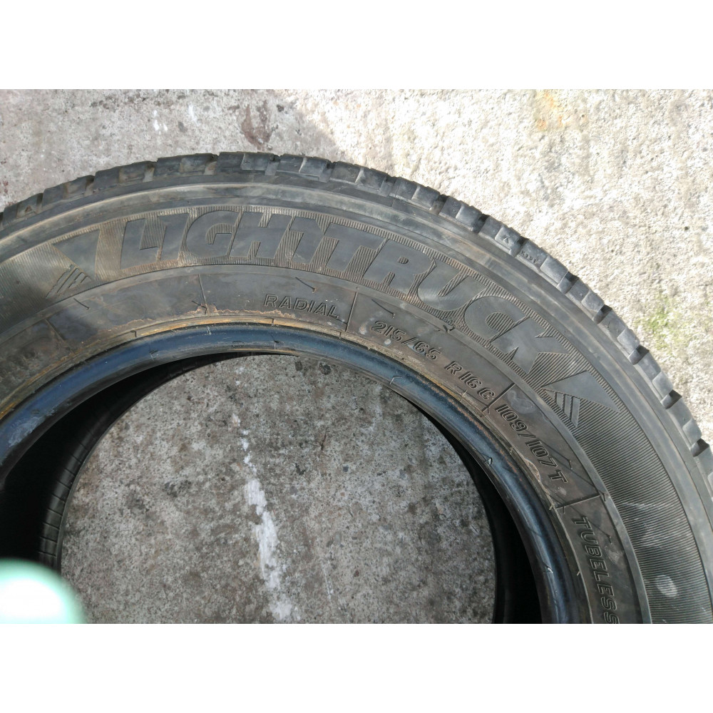 2 Pneus Ligttruck 215/65 R16C Ref : 
