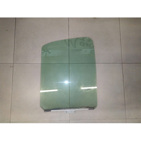 Vitre de fenêtre avant gauche Renault Master Ref : DOT 39 AS 2 M 33