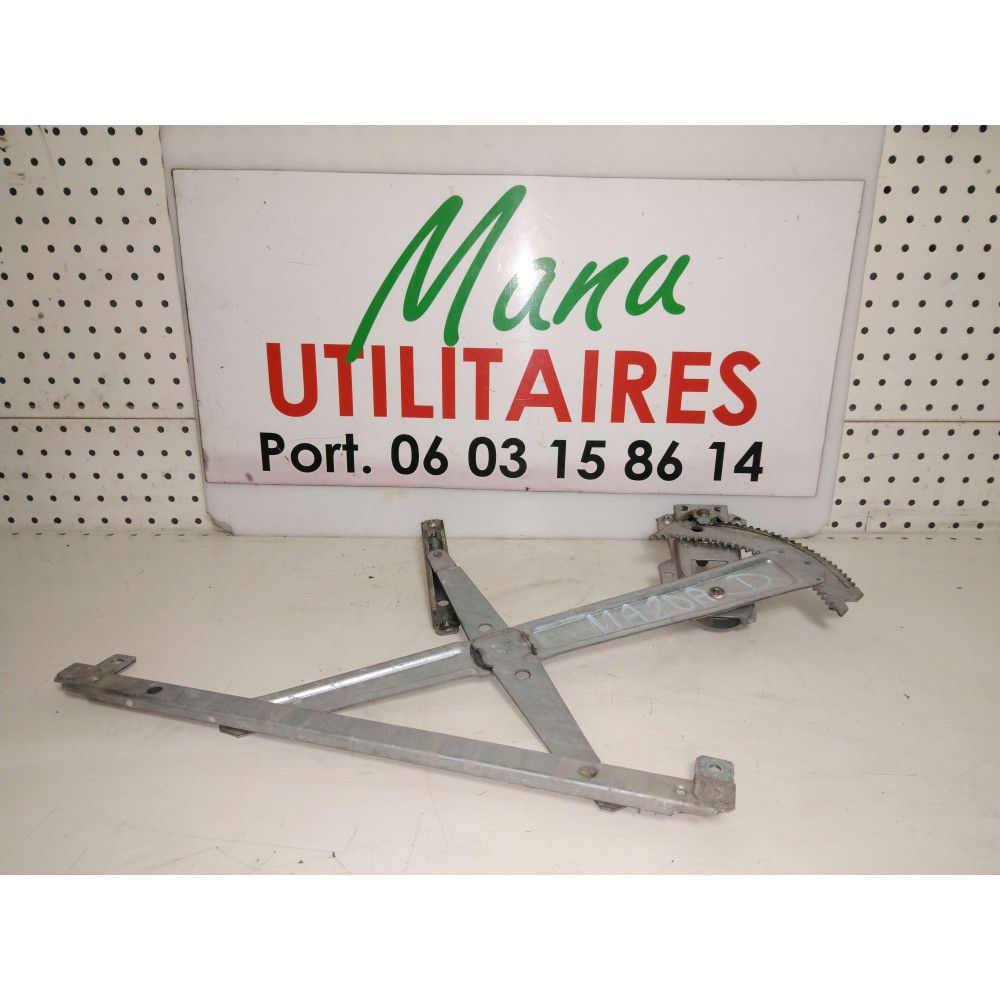 Leve vitre manuel droit Mazda bongo Ref : 