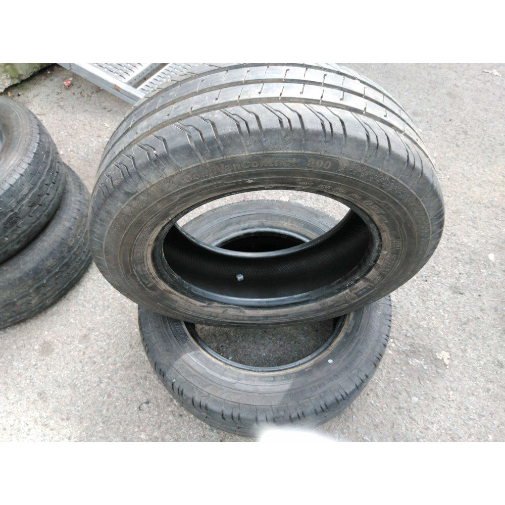 2 pneus Continental 205/65R16C  Ref : 