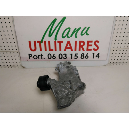 Support pompe de direction assistée Master  Ref : 117103703R