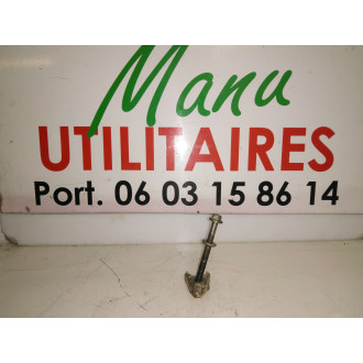 Bride a injecteur Renault Master  Ref : 