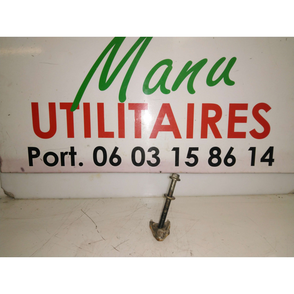 Bride a injecteur Renault Master  Ref : 