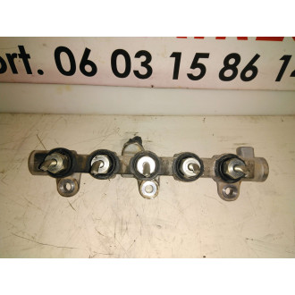 Rampe a injection Renault master 2.3L Ref : 0445214258