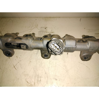 Rampe a injection Renault master 2.3L Ref : 0445214258