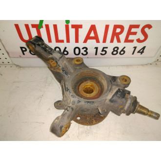 Moyeu avant Gauche Master 2.3L Ref : 
