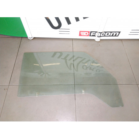 Vitre Mazda bongo avant droite  Ref : 