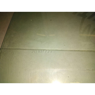 Vitre Mazda bongo avant droite  Ref : 