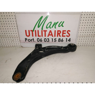 Triangle avant droit Renault Master  Ref : 