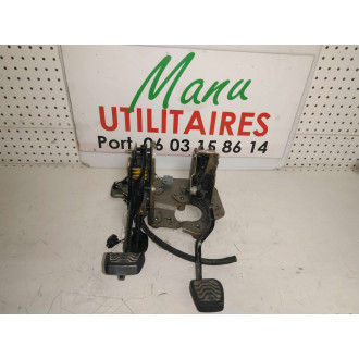 pédalier frein et embrayage Ford Transit année 2016 Ref : 