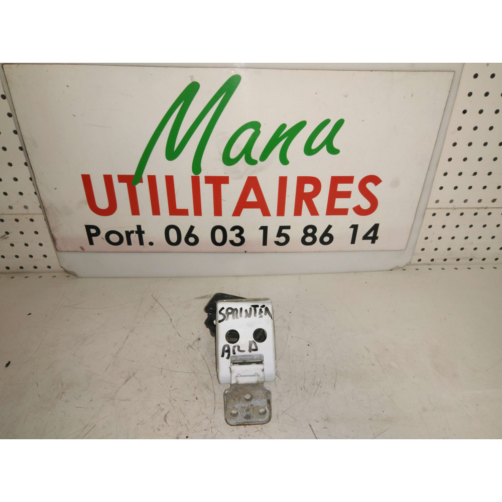 charnière supérieure sprinter 2009 porte arrière droit  Ref : A9067400437