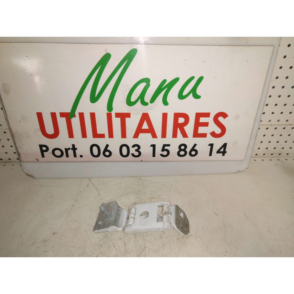 charniere porte arrière master 3 année 2014 2019 position g/d Ref : 844009783r