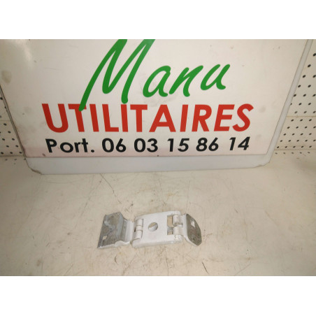 charnière porte arrière master 3 année 2014-2019 arrière G/D Ref : 844009783r