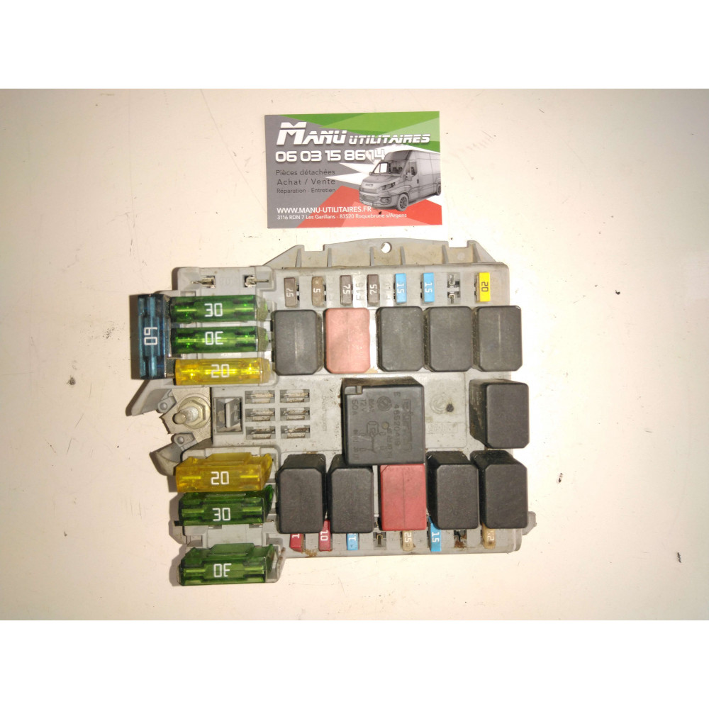 Boitier fusibles IVECO 06-11 Ref : 69501171
