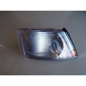 Clignotant IVECO 1999 à 2006 Droit Blanc Ref : 
