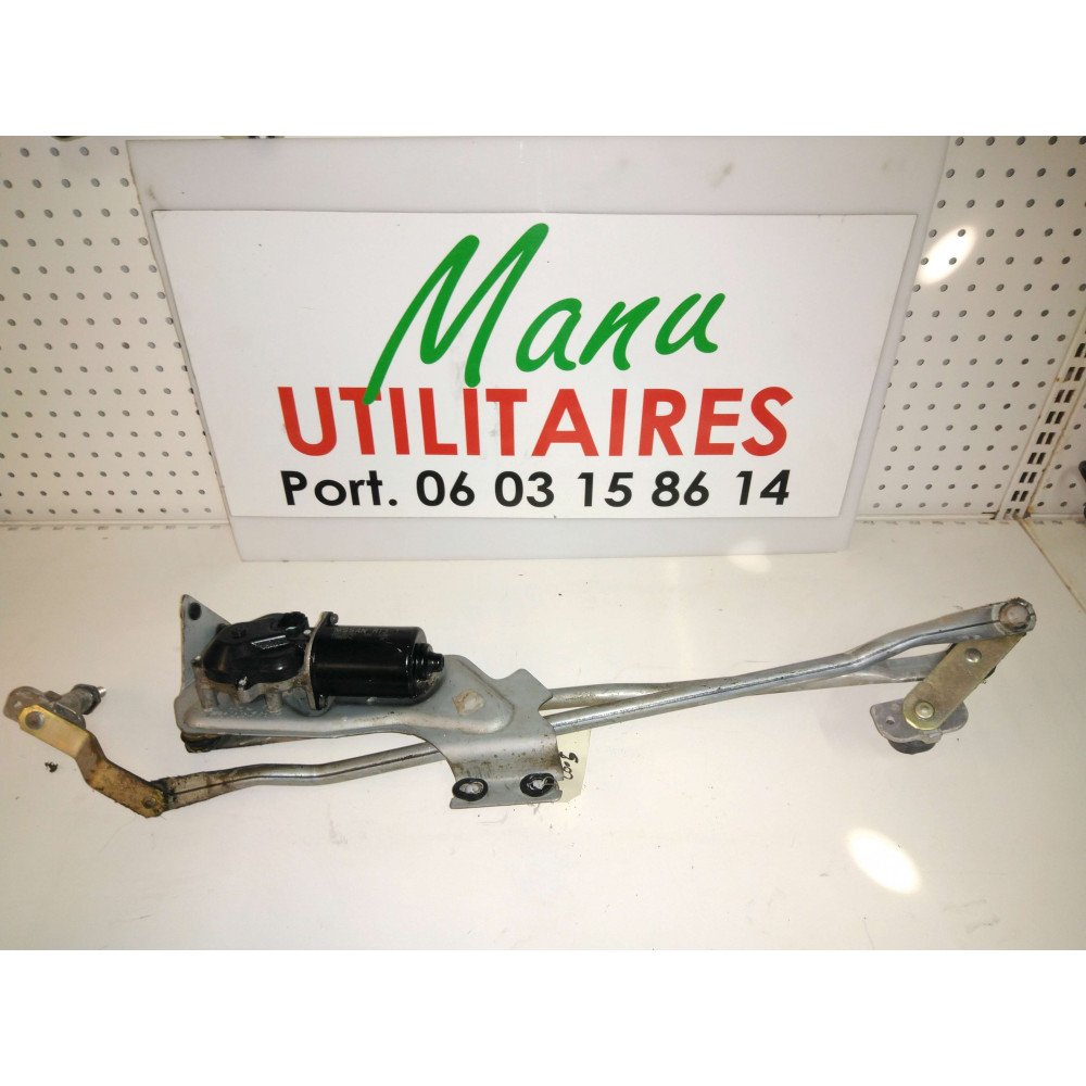 Moteur d'essuie-glaces Cabstar 84-13 Ref : 288105T021