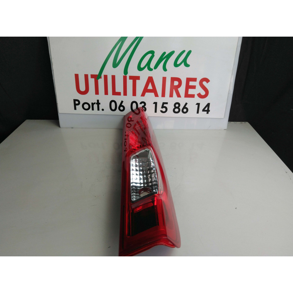 Feu TRAFIC VIVARO 2006-2014 Arrière Droit Ref : 8200415251